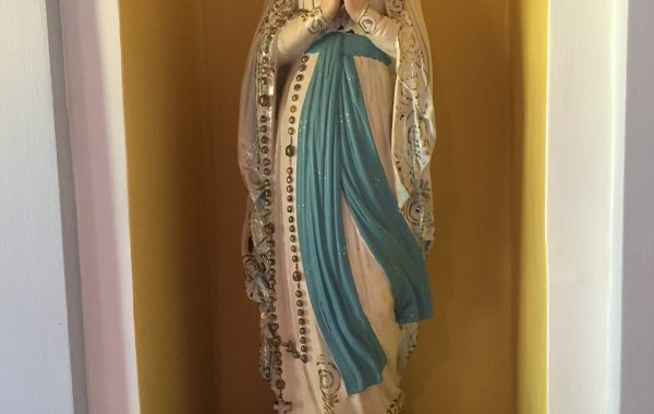 Imagen de la Virgen María en Capilla